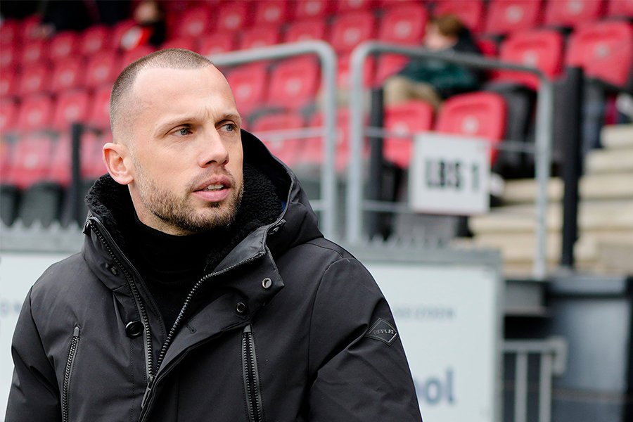 John Heitinga 900