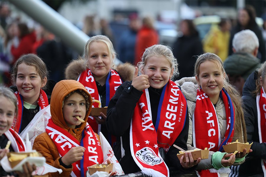 Fans 3 AJAARS 900