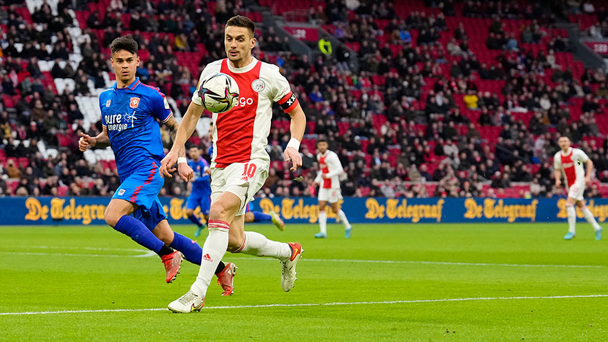 Ajax Twente Tadic 880