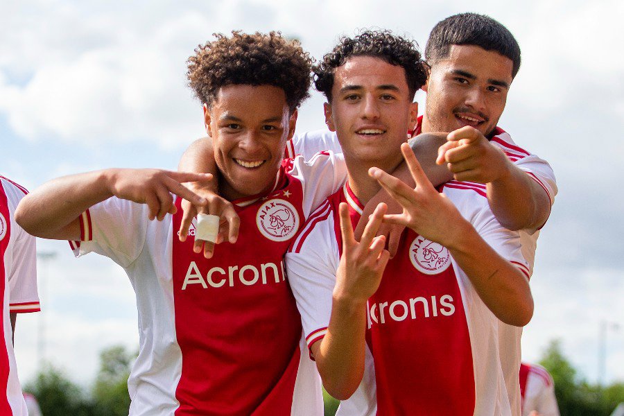 O18 2223 900 2022 08 27 Ajax O18 Excelsior O18 0005(1) (1)