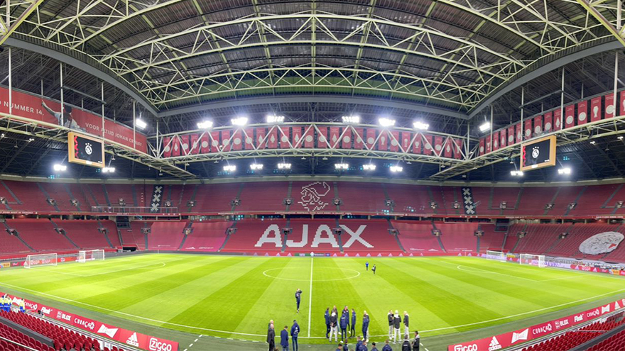 Ajax1 880