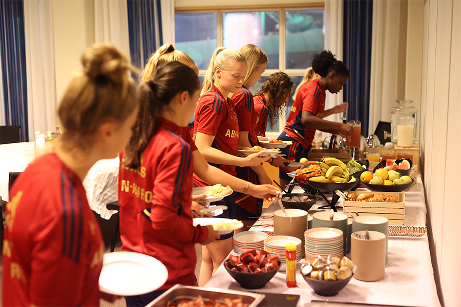 Ontbijt Ajax Vrouwen