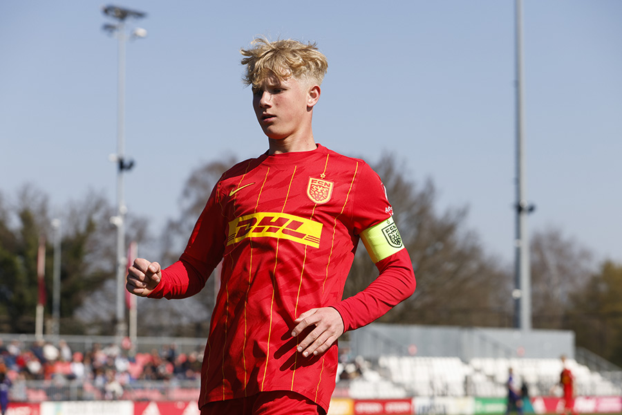 FCN 1 900