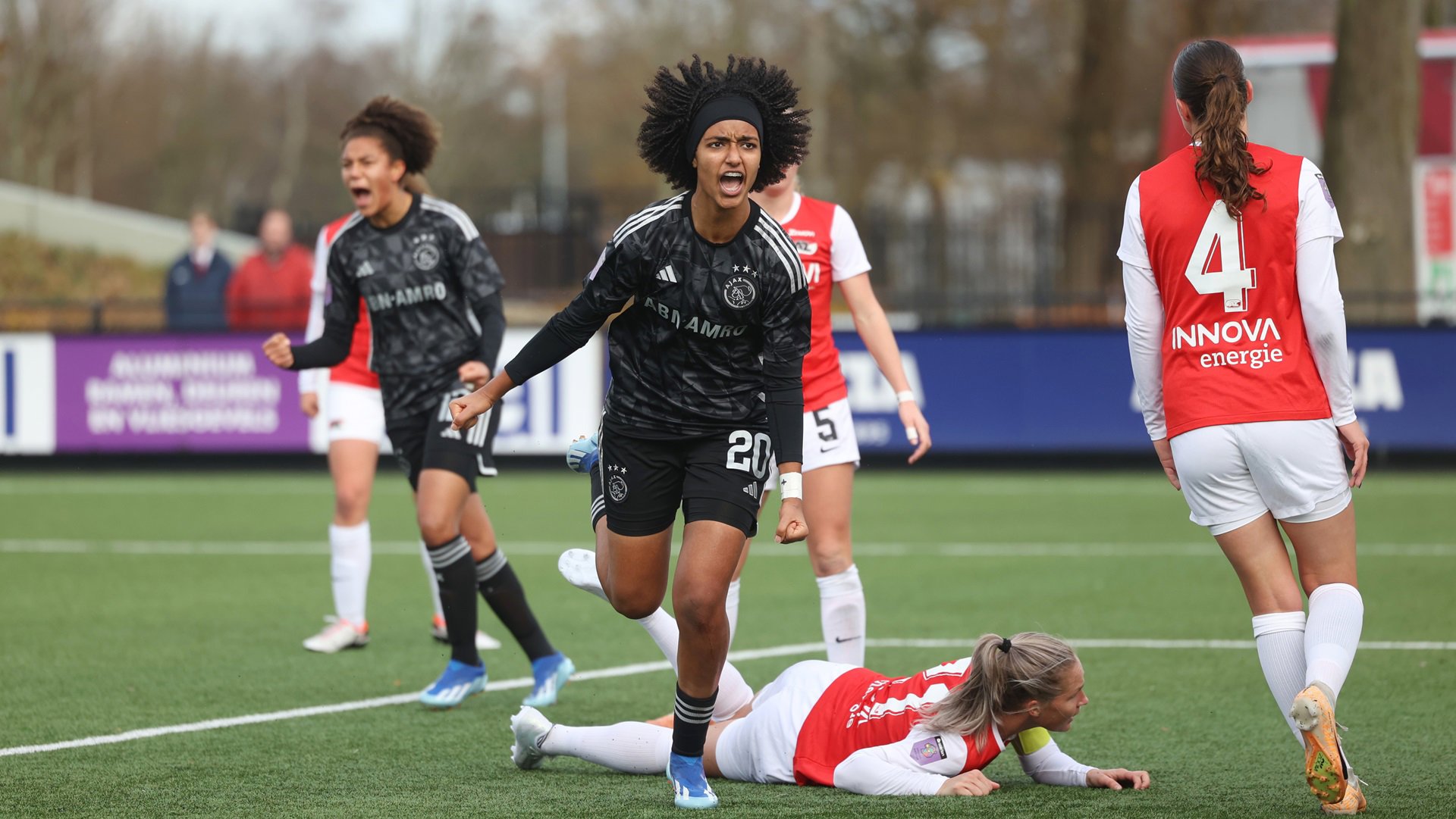 Ajaxvrouwen1920