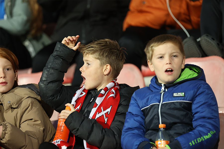 Supporters900 2