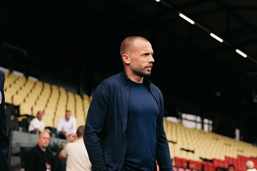 Heitinga Aankomst