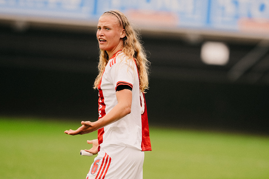 Ajaxvrouwenexc 7