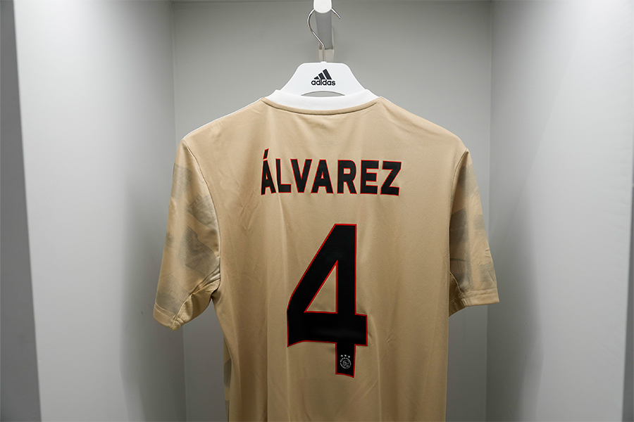 Alvarez 900