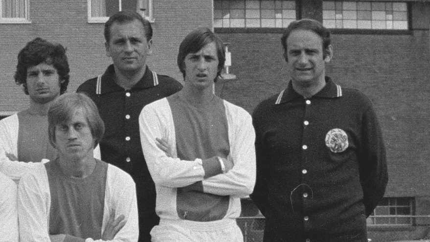 Grijzenhout (rechts) werkte als assistent samen met een jonge Johan Cruijff.