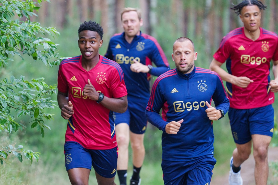 Heitinga5