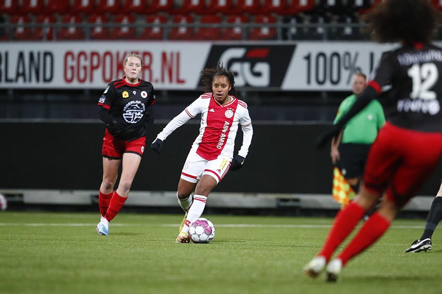 Excelsior Ajax Vrouwen Weerden Aan De Bal 900