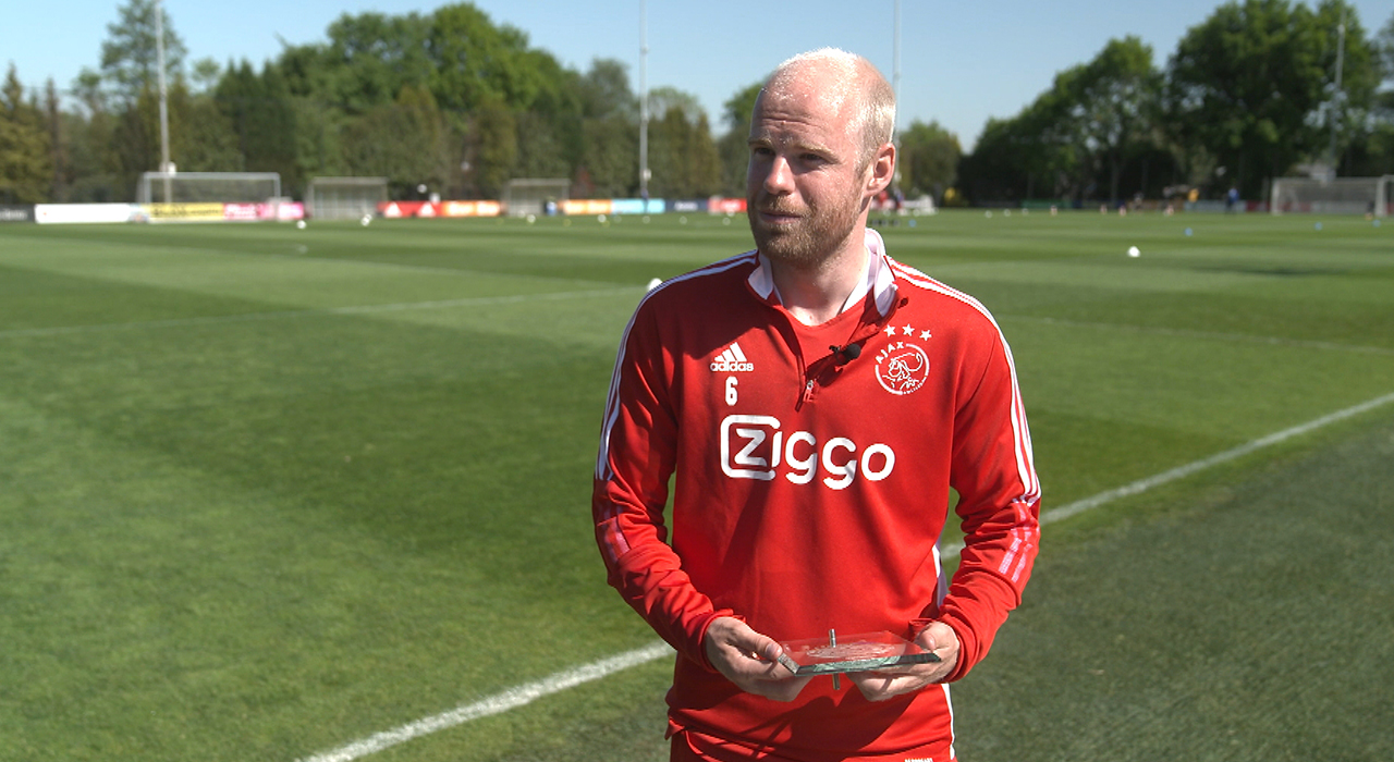 Klaassen pakt Lasse Schöne Trophy: 'Mooi dat ik een prijs win met zijn naam erop'