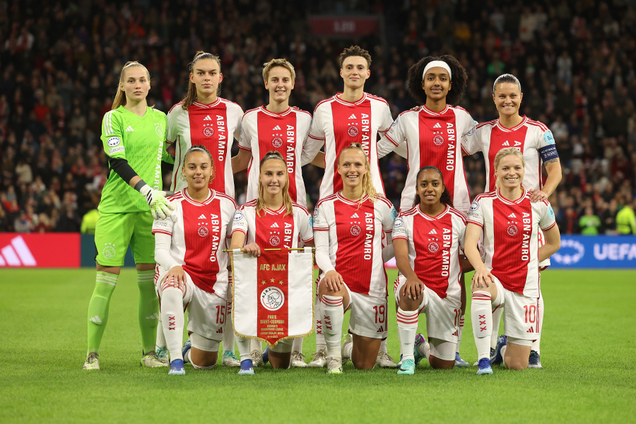 Teamfotoajaxvrouwen