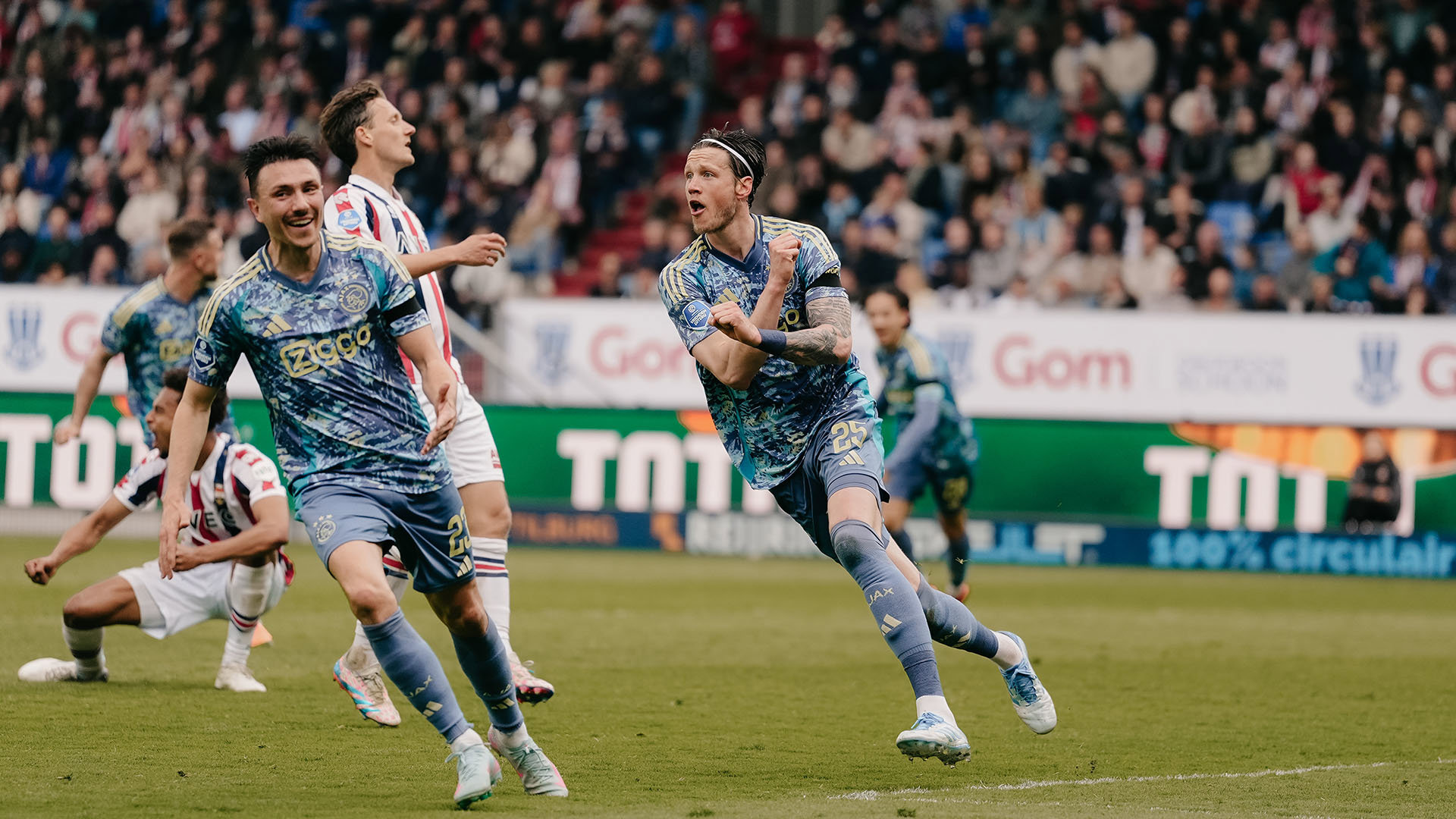 Wout Weghorst Celebration