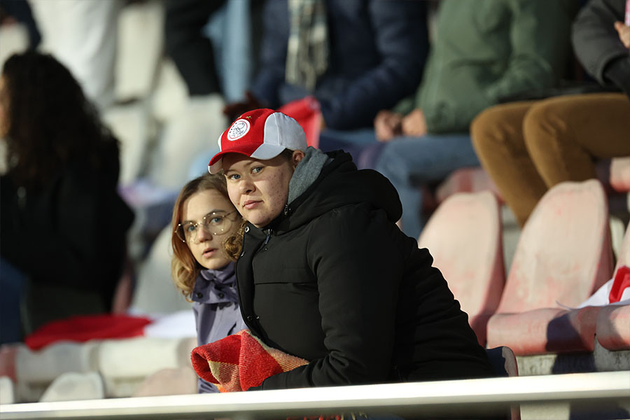 Supporters900 3