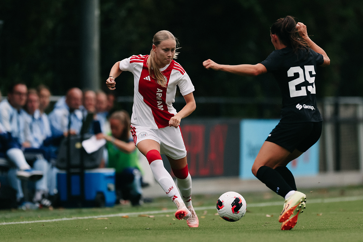 Ajaxvrouwenohleuven 13