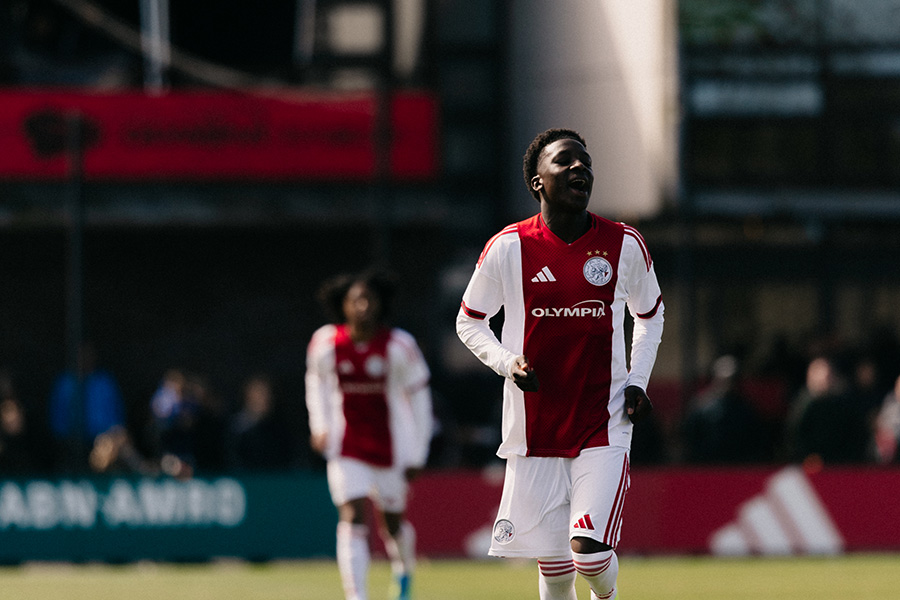 Ajax PSG Slider 4