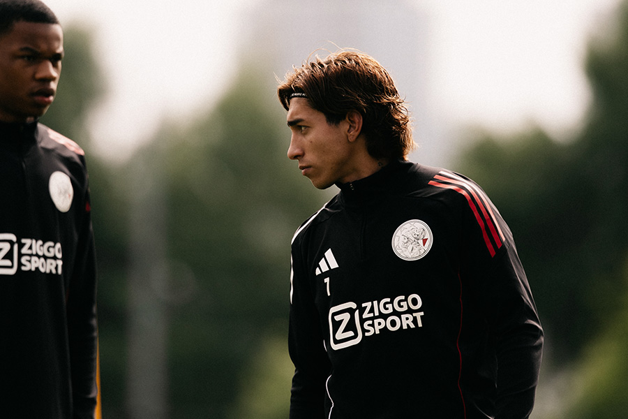 Training Ajax 900 9