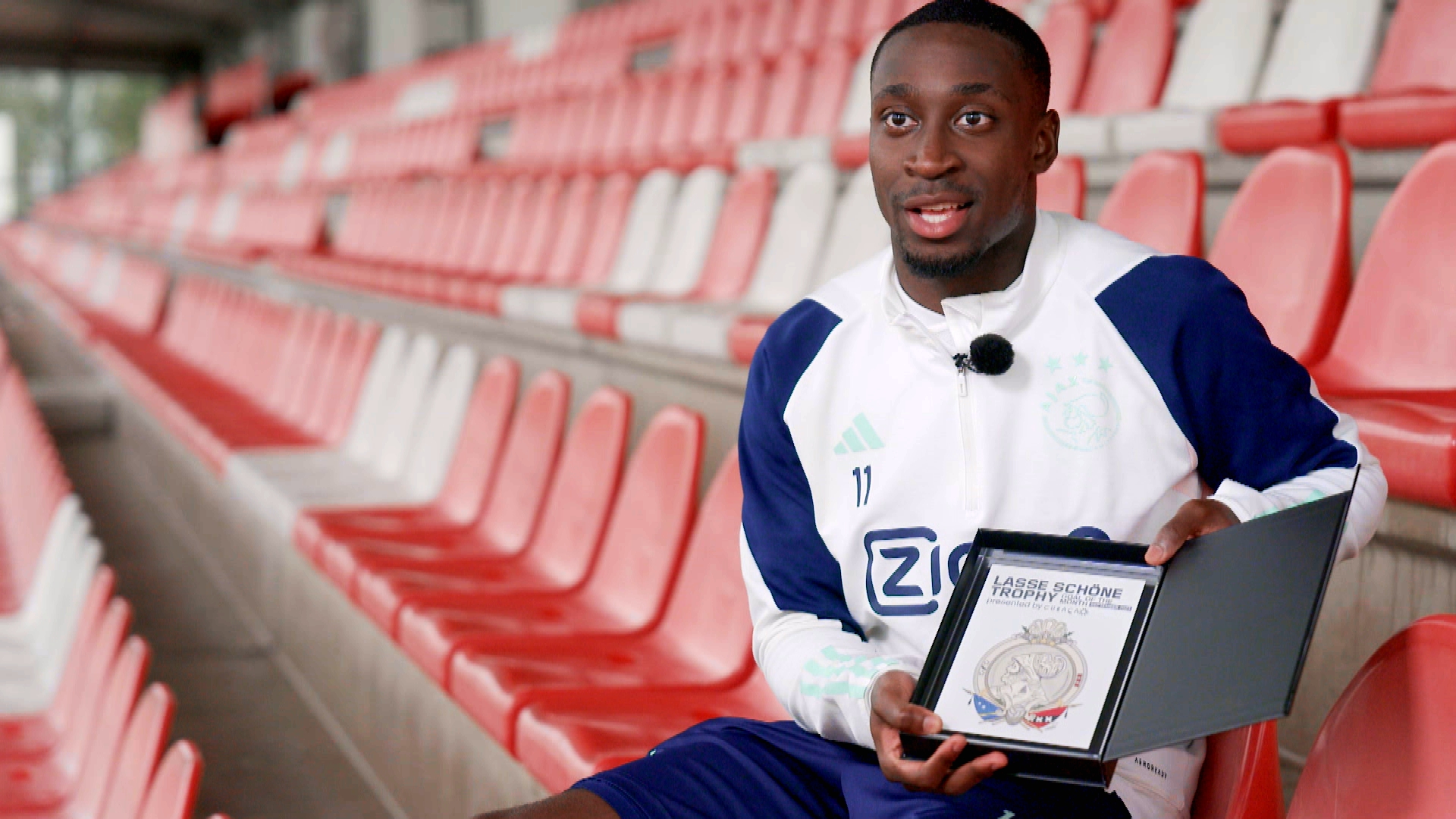 Forbs wint Lasse Schöne Trophy: 'Het berichtje van mijn zus deed me veel'