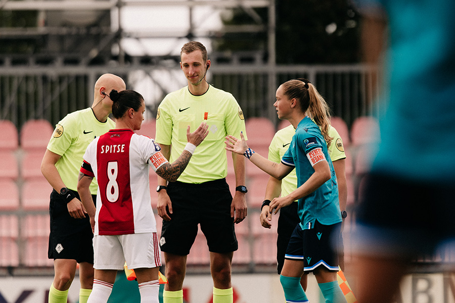Ajax Hee Scheids 2