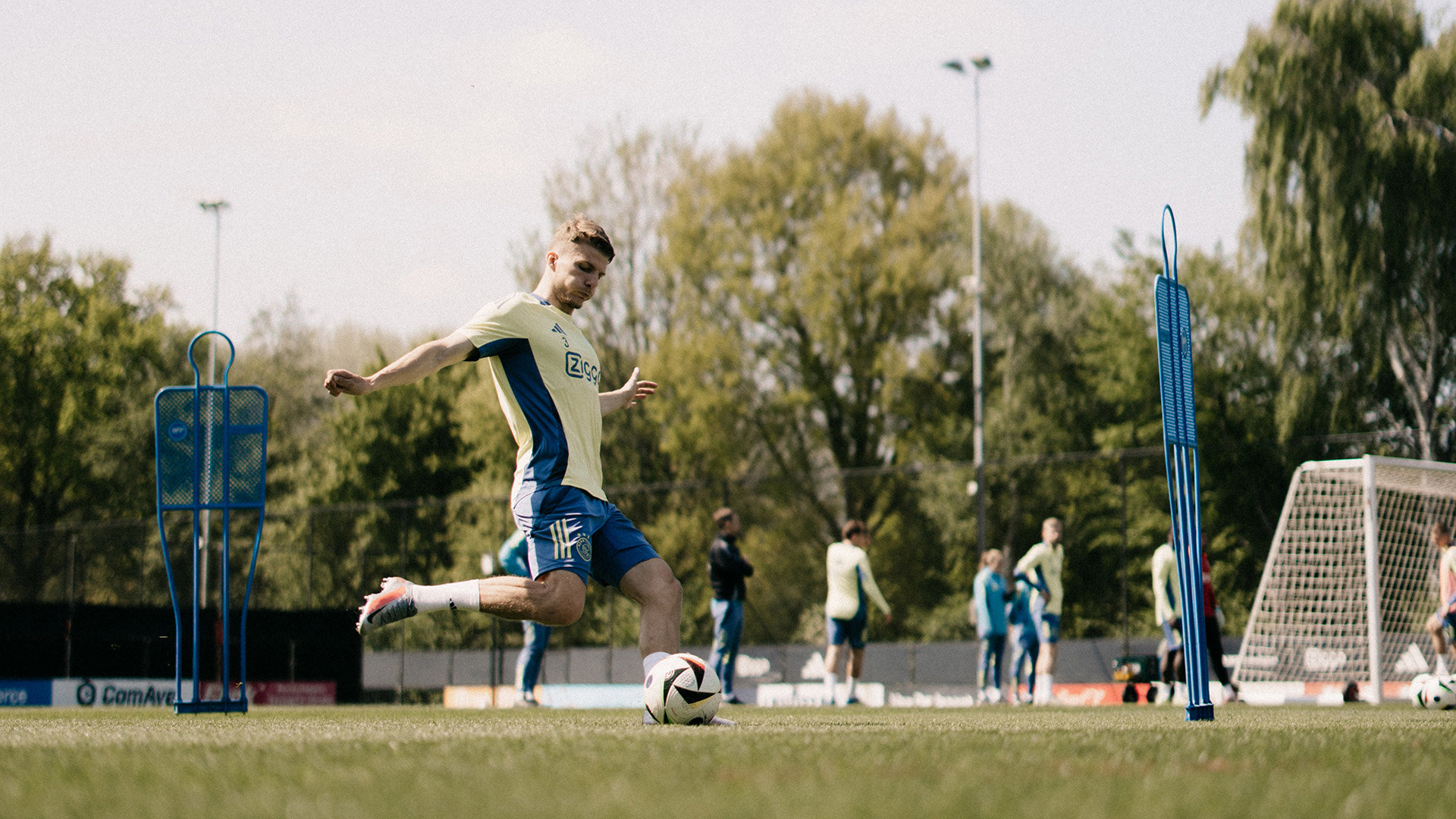 Training Header 1920