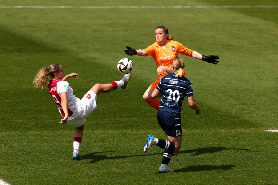 Ajax VR Telstar 3