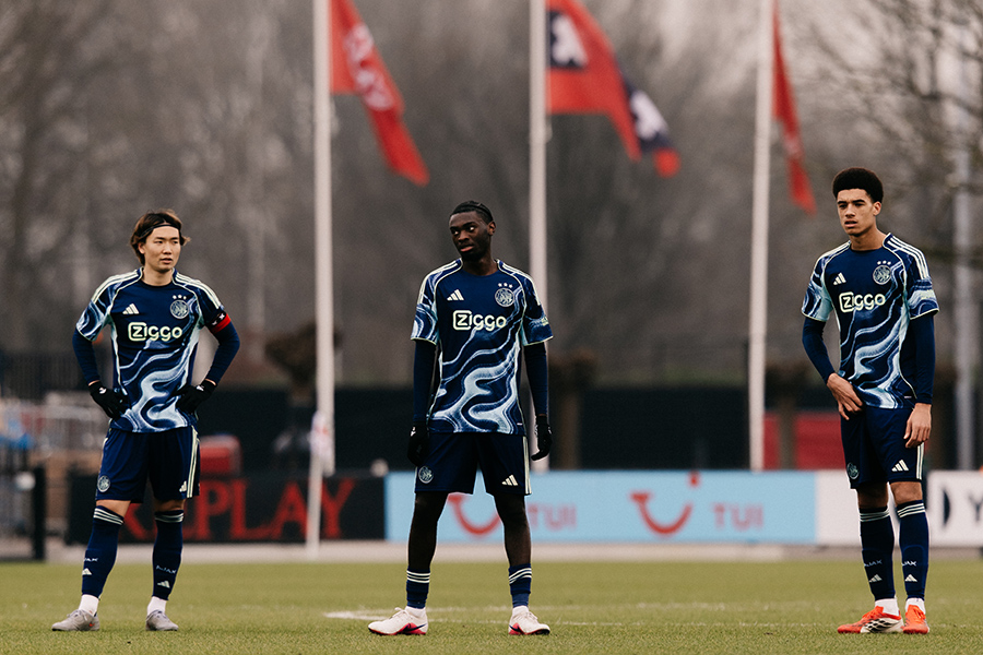 Ajax Telstar 4