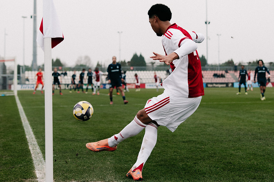 Ajax O19 23