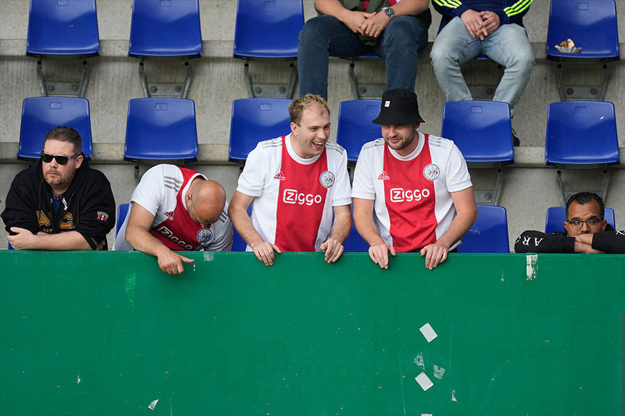 Supporters900