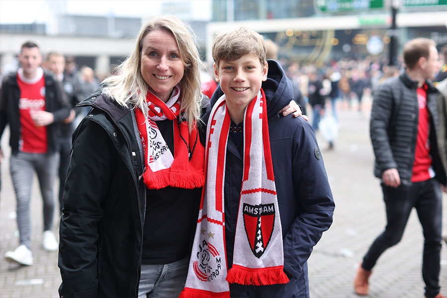 Supporters900 2