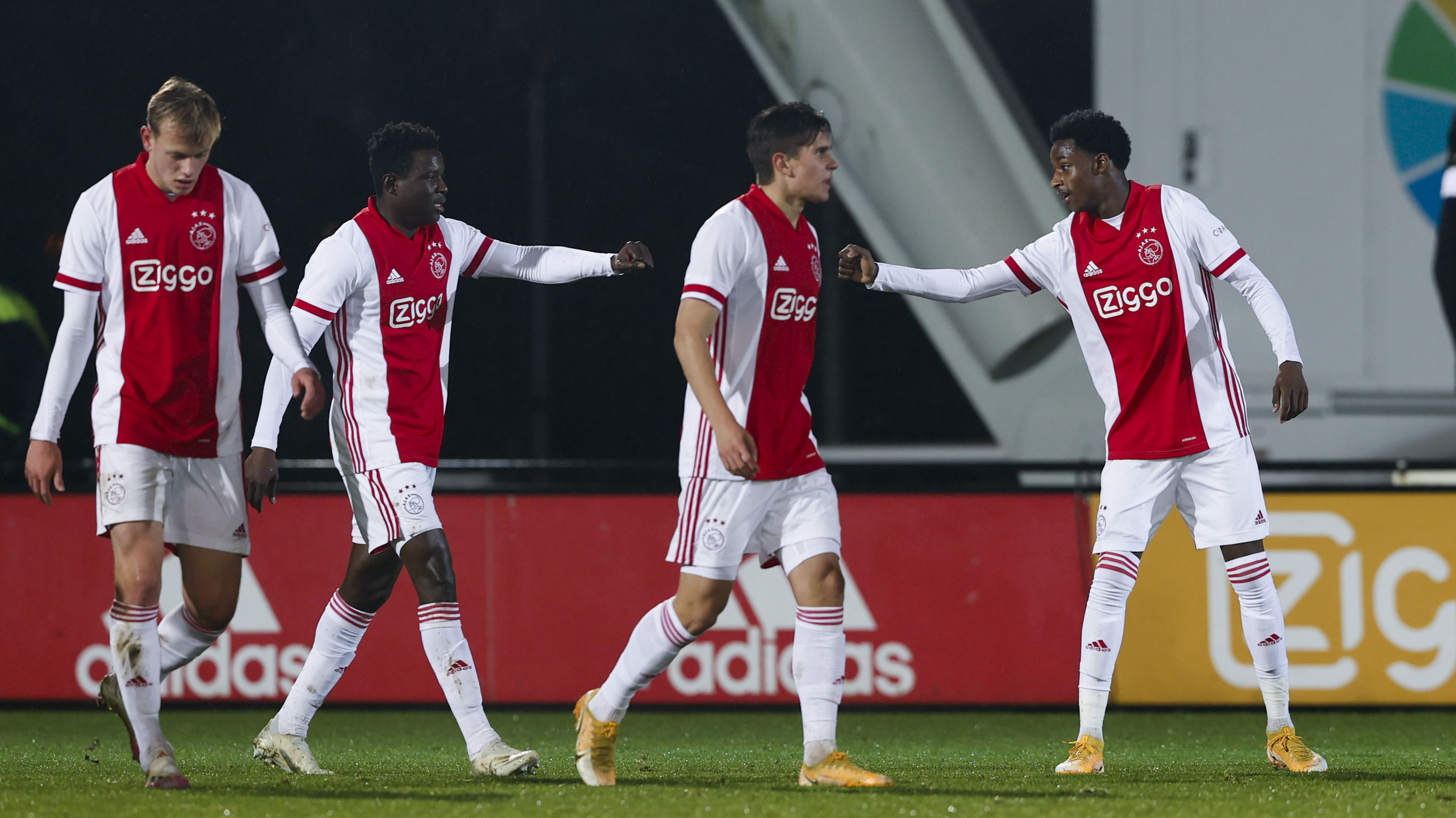 Ar'jany Martha opende de score voor Jong Ajax.