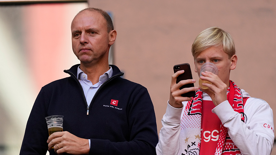 Supporters880 4