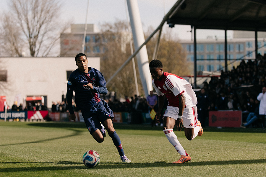 Ajax PSG Slider 7