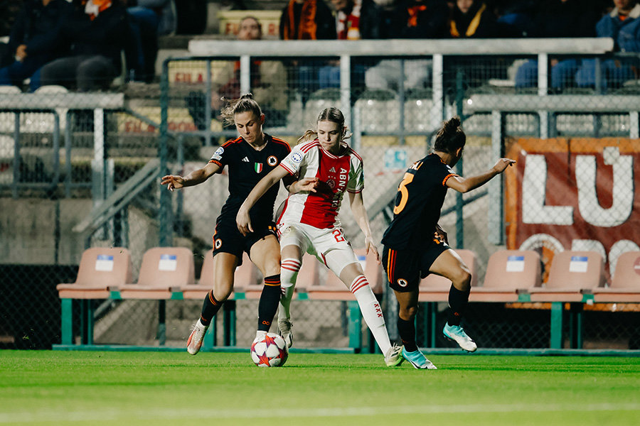 Roma Ajax 900