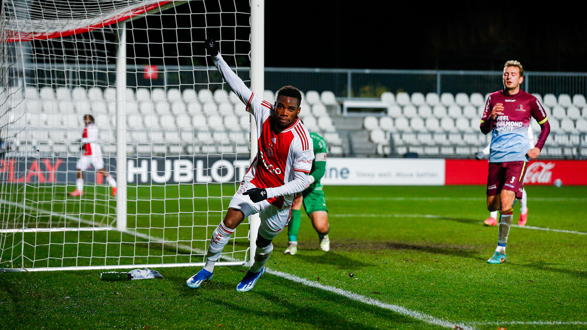 Highlights Jong Ajax - Helmond Sport | Resoluut na de rust