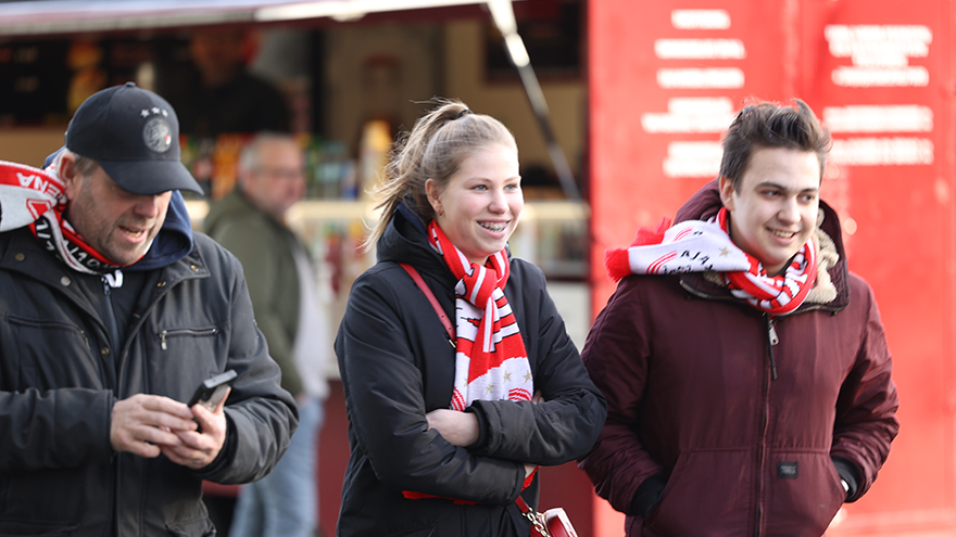 Supporters880
