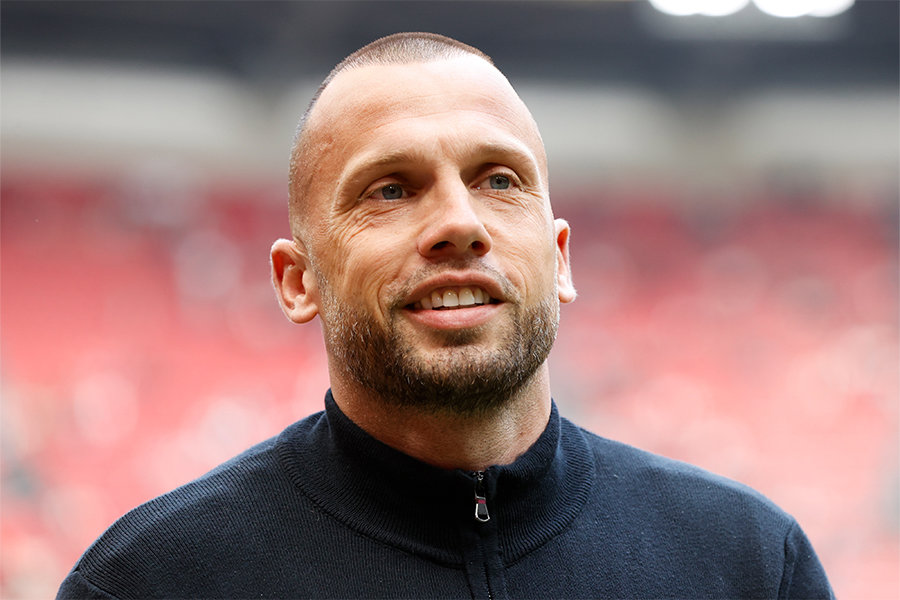 Heitinga900