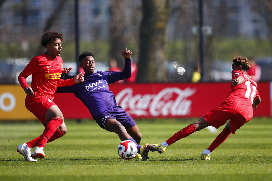 FCN And 1 900