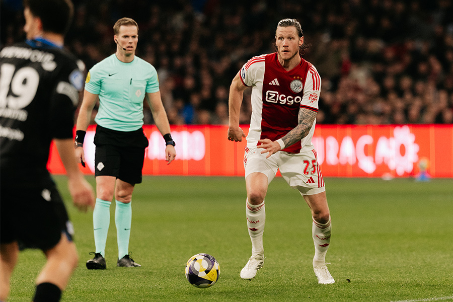 Weghorst Aan De Bal
