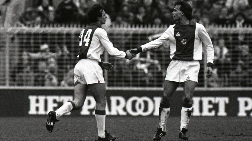 Cruijff Ling 880 008 Ajax Haarlem 06 12 1981 Cruijff Na Doelpunt Rentree Gullit