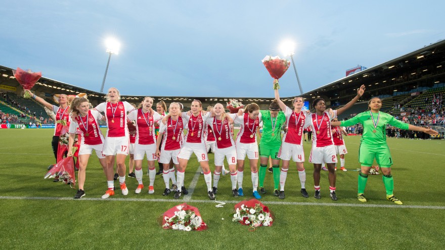 Vrouwen2017880
