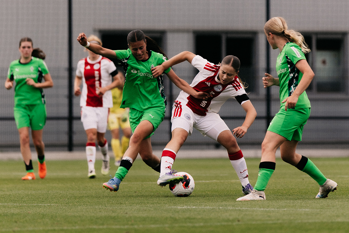 Ajaxvrouwen Borussia 10
