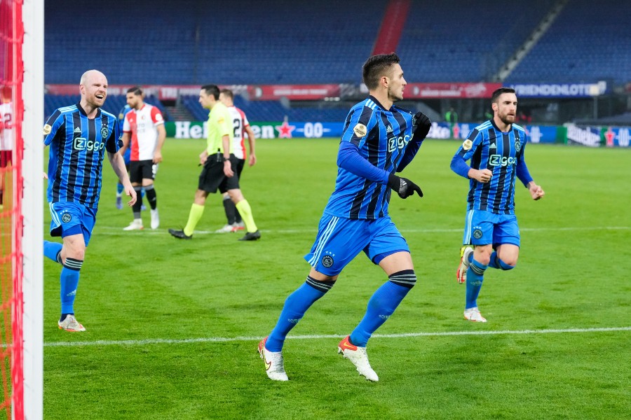 Tadic2021 900